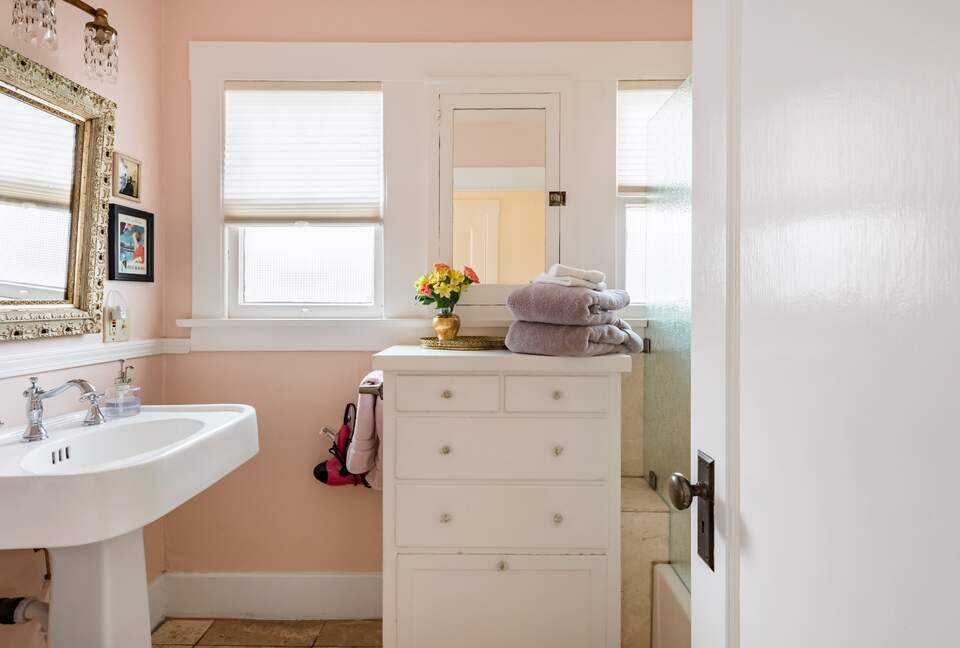 Charming 1920's Bungalow in the Heart of San Luis Obispo - San Luis Obispo, California