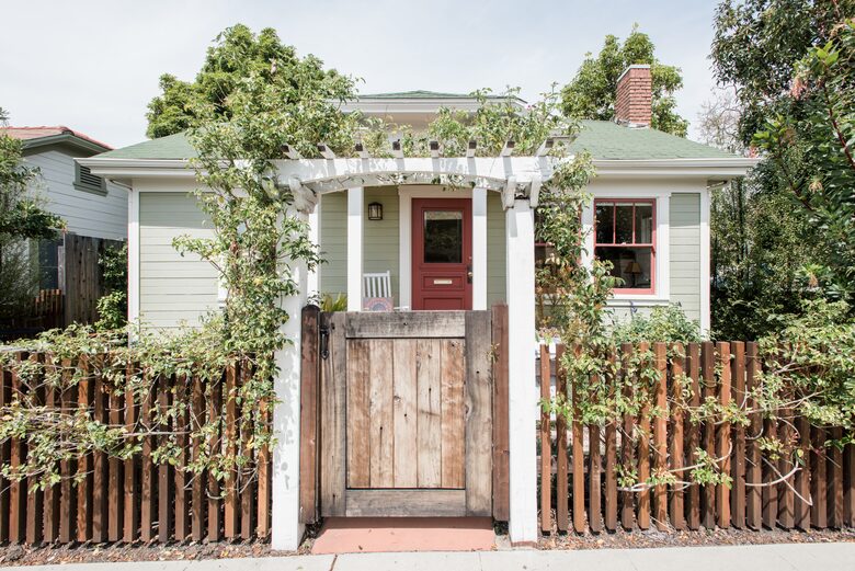 Charming 1920's Bungalow in the Heart of San Luis Obispo - San Luis Obispo, California