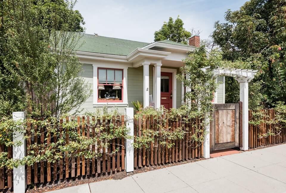 Charming 1920's Bungalow in the Heart of San Luis Obispo - San Luis Obispo, California
