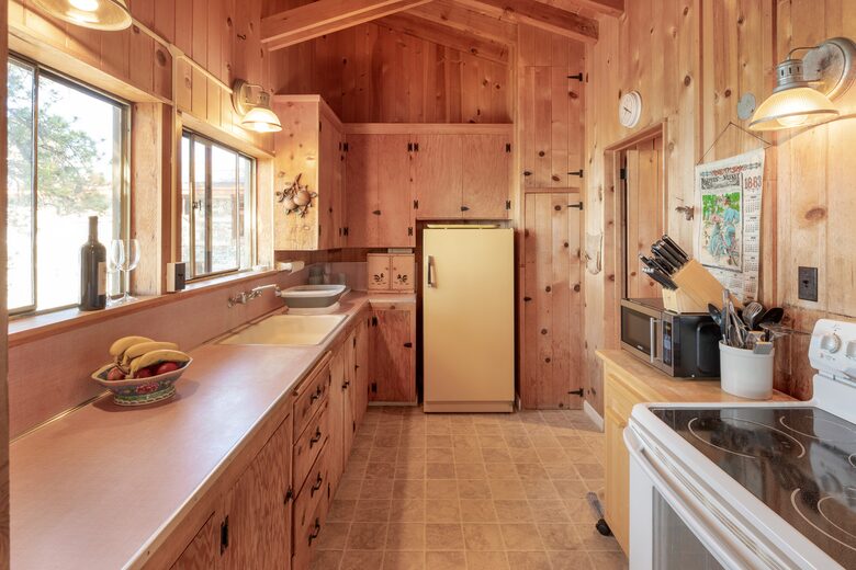 Charming "Old Tahoe" Cabin on a Private Beach - Tahoe Vista, California