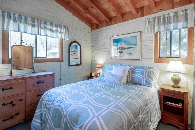 Charming "Old Tahoe" Cabin on a Private Beach - Tahoe Vista, California