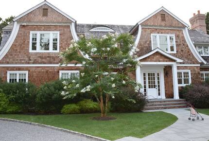 Southampton Masterpiece with a Pool + Sauna - Southampton, New York