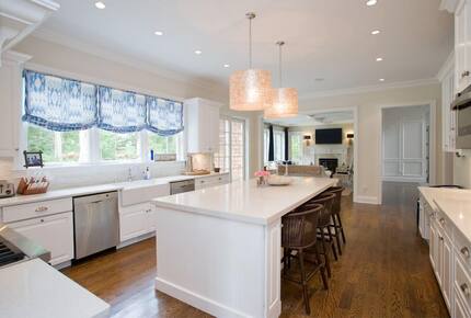 Southampton Masterpiece with a Pool + Sauna - Southampton, New York