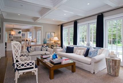 Southampton Masterpiece with a Pool + Sauna - Southampton, New York