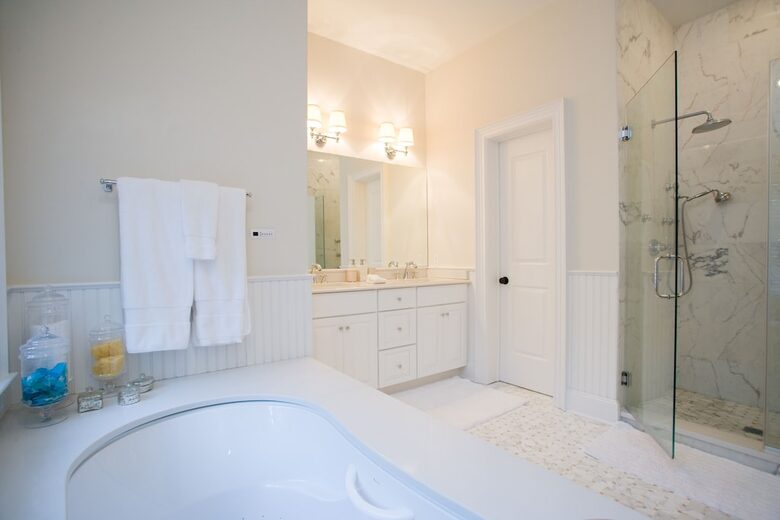 Southampton Masterpiece with a Pool + Sauna - Southampton, New York