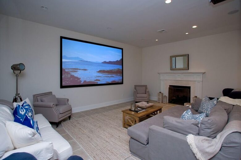 Southampton Masterpiece with a Pool + Sauna - Southampton, New York