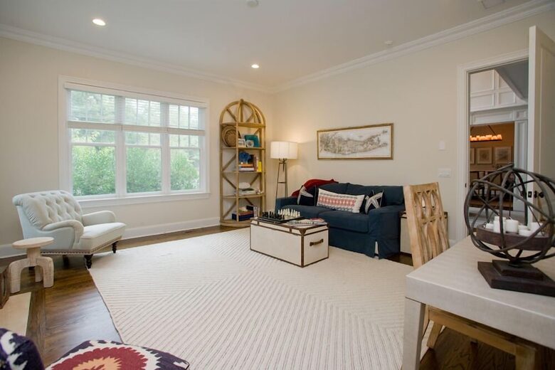 Southampton Masterpiece with a Pool + Sauna - Southampton, New York