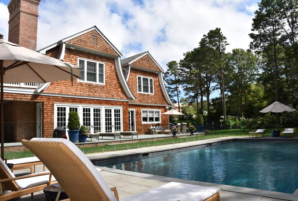 Southampton Masterpiece with a Pool + Sauna - Southampton, New York