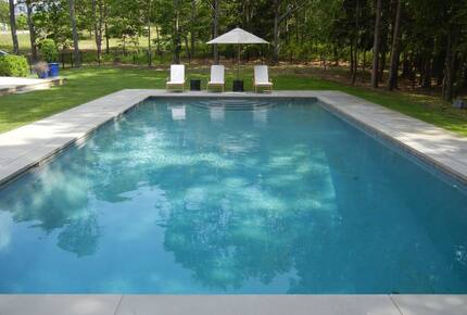 Southampton Masterpiece with a Pool + Sauna - Southampton, New York