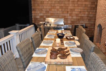 Southampton Masterpiece with a Pool + Sauna - Southampton, New York