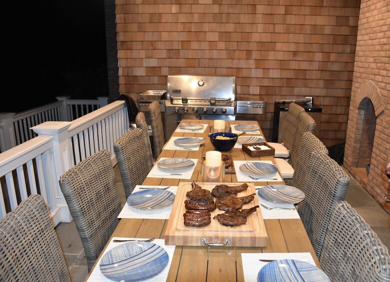 Southampton Masterpiece with a Pool + Sauna - Southampton, New York