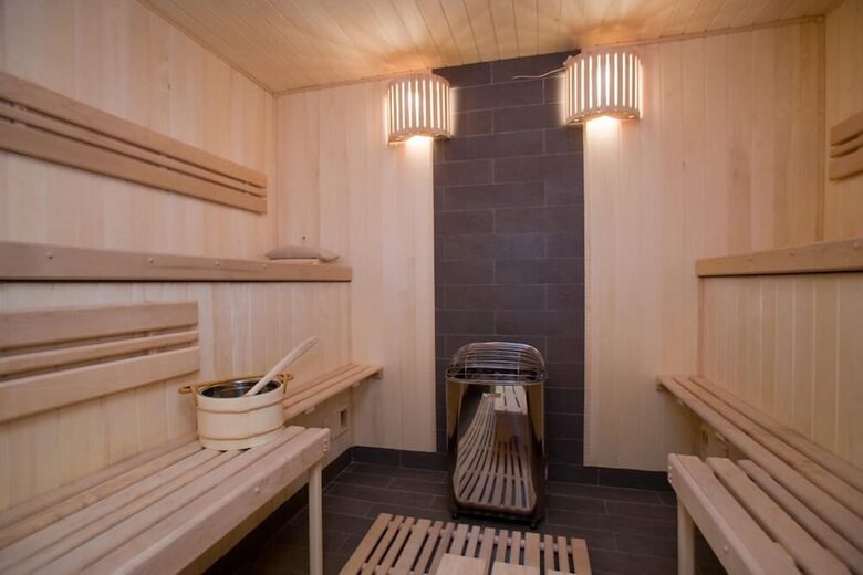 Southampton Masterpiece with a Pool + Sauna - Southampton, New York