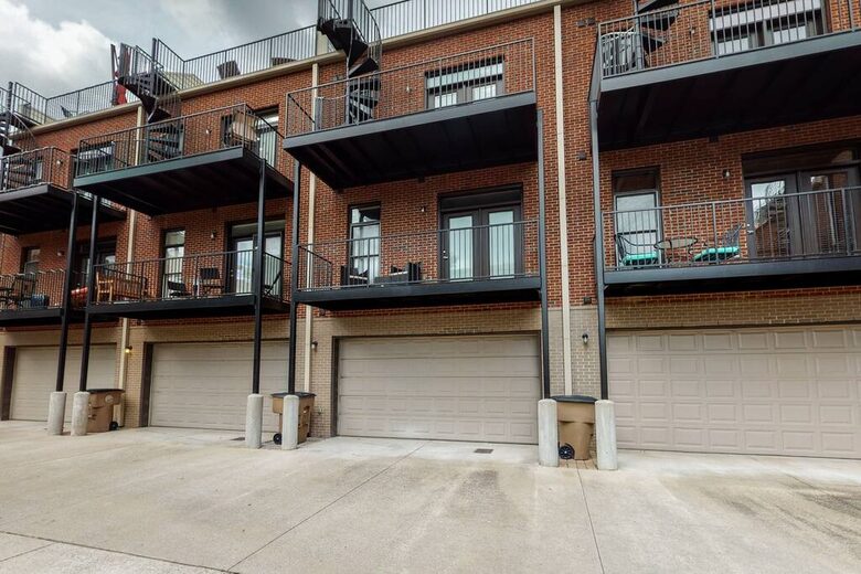 Luxury Downtown Nashville Townhome - Nashville, Tennessee