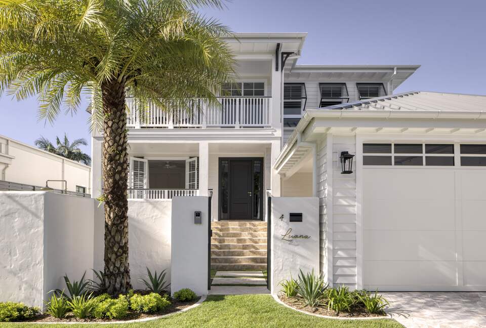 Luana - Burleigh Heads, Australia