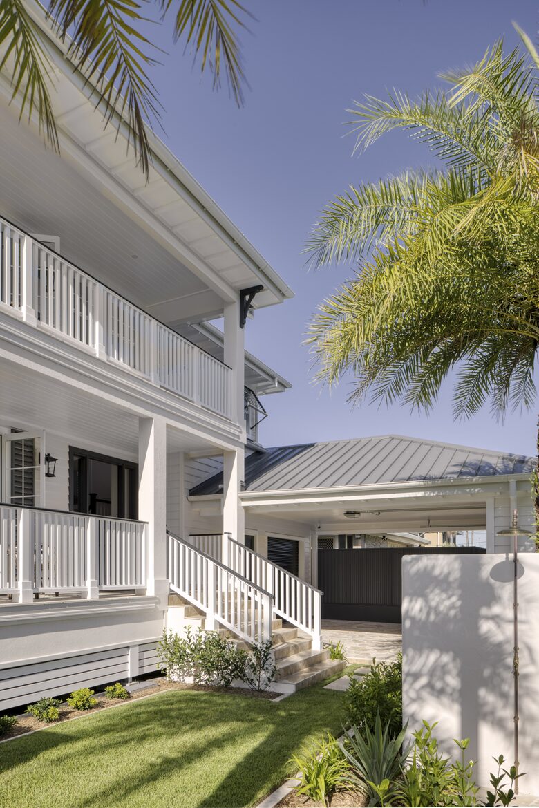 Luana - Burleigh Heads, Australia