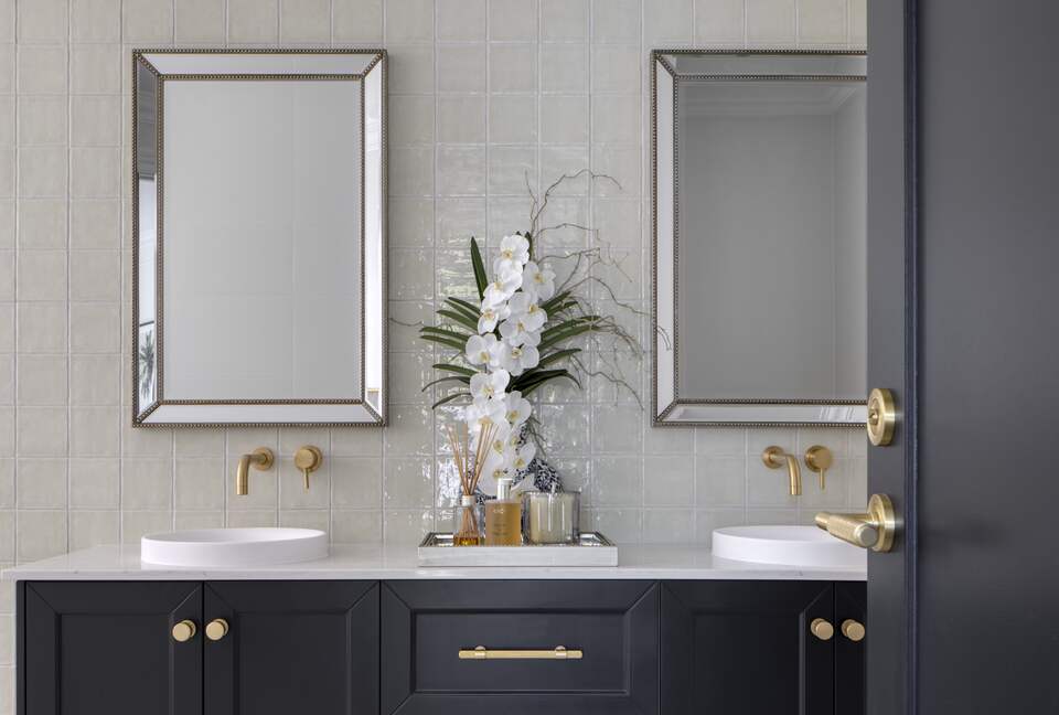 Luana - Burleigh Heads, Australia