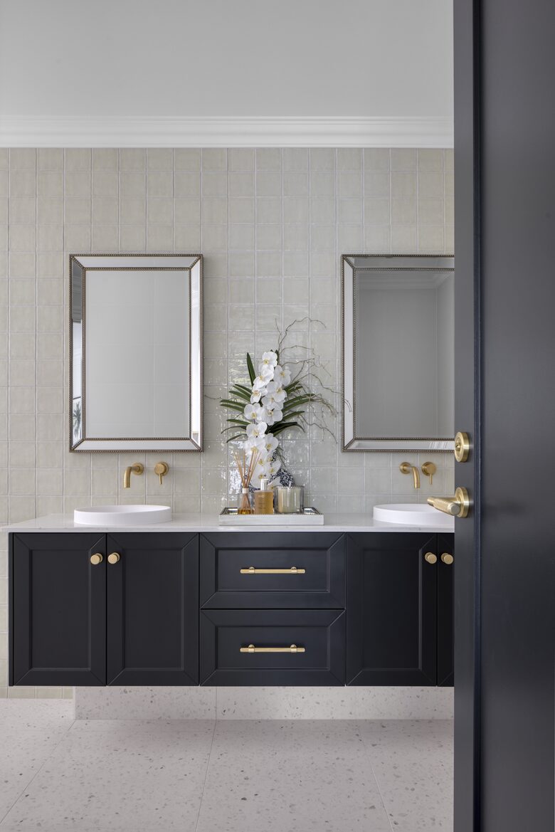 Luana - Burleigh Heads, Australia