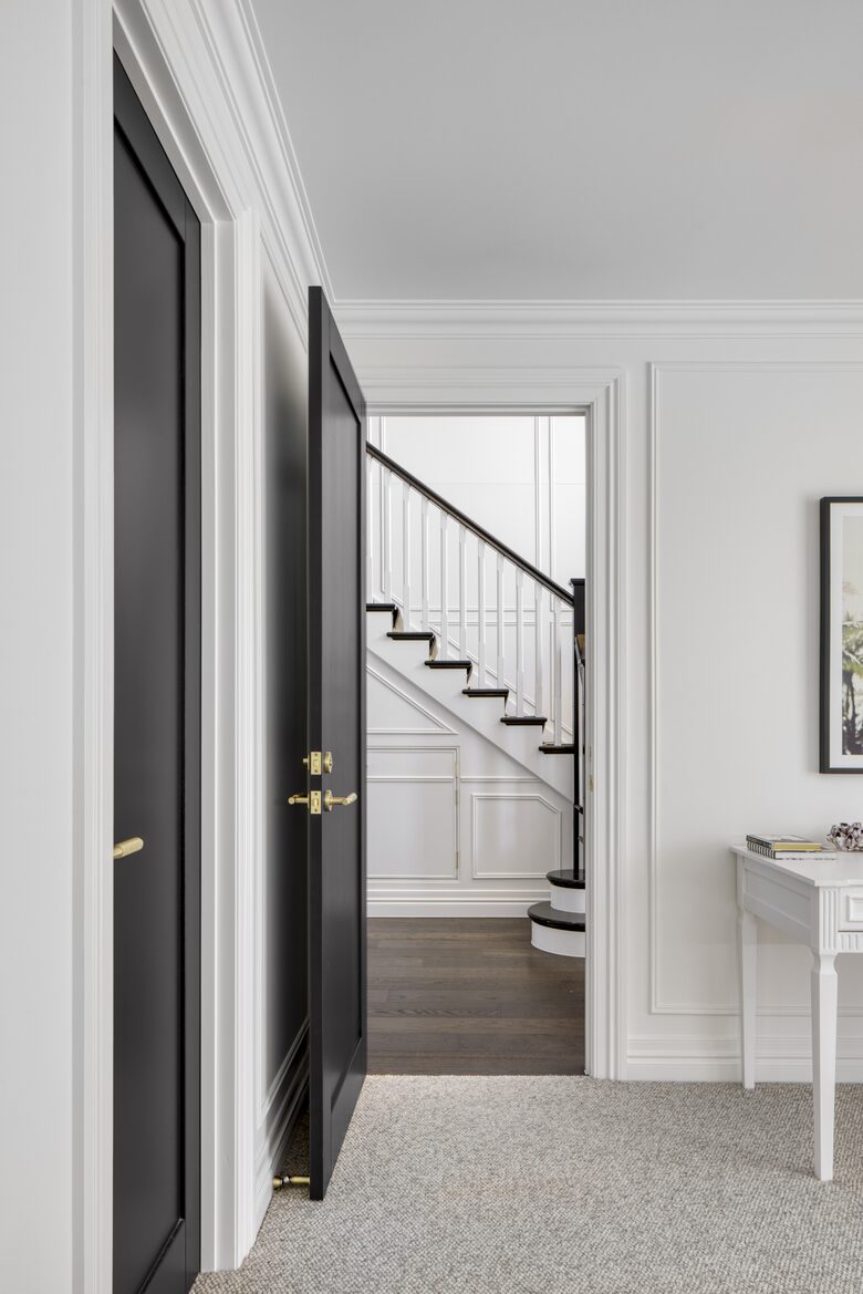 Luana - Burleigh Heads, Australia