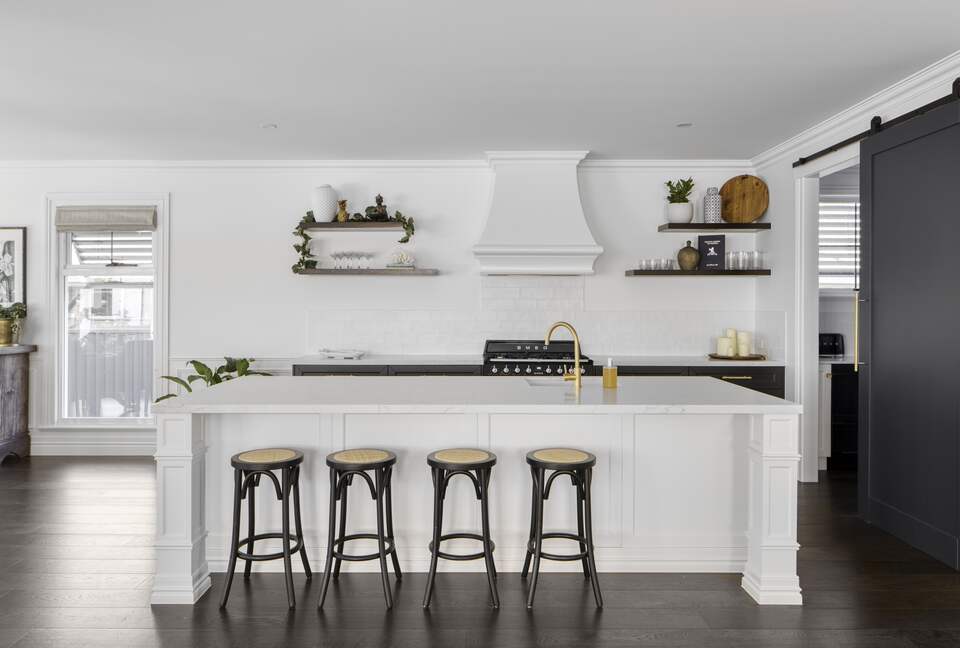 Luana - Burleigh Heads, Australia