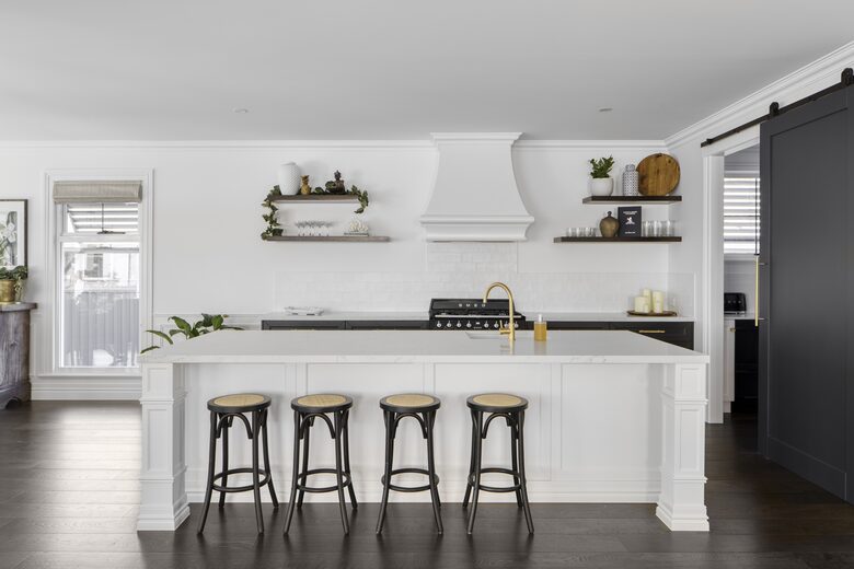 Luana - Burleigh Heads, Australia