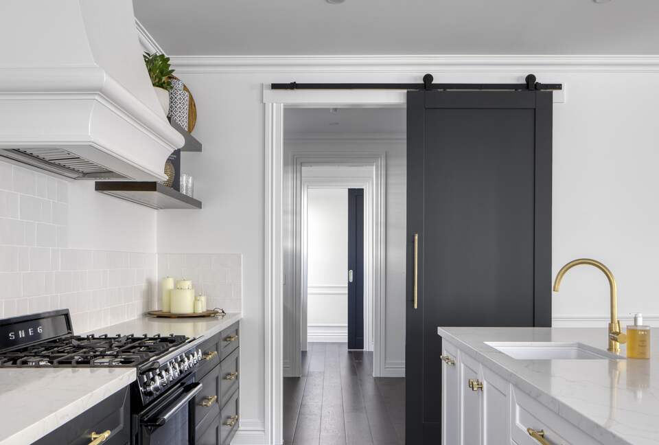 Luana - Burleigh Heads, Australia