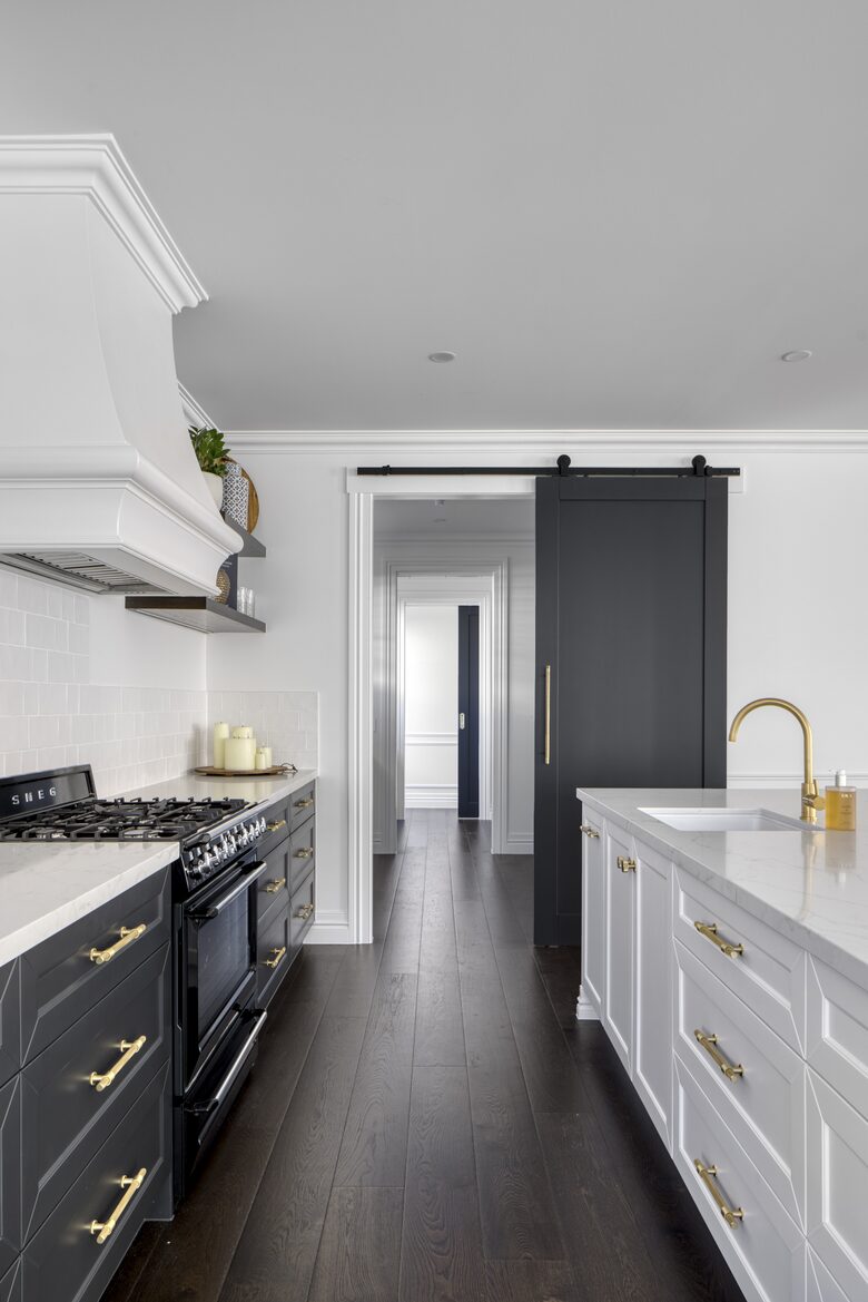 Luana - Burleigh Heads, Australia