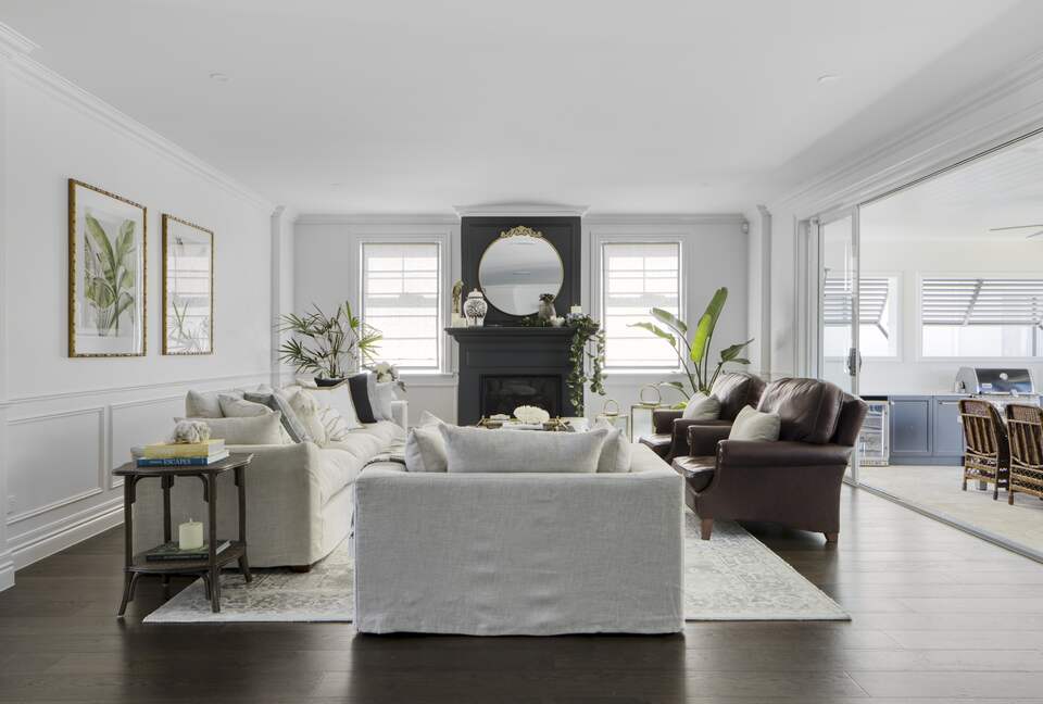 Luana - Burleigh Heads, Australia