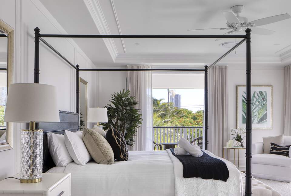 Luana - Burleigh Heads, Australia