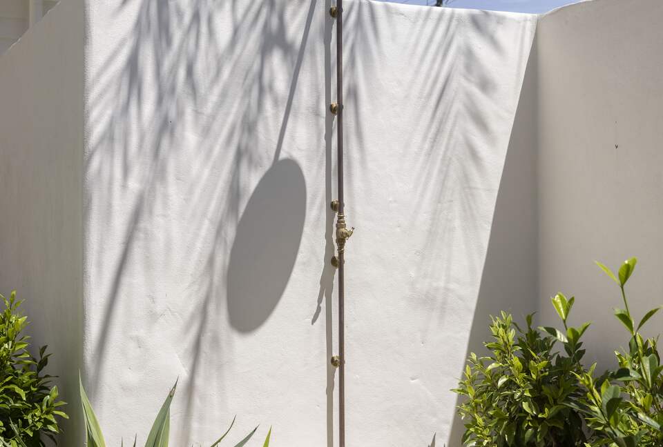 Luana - Burleigh Heads, Australia