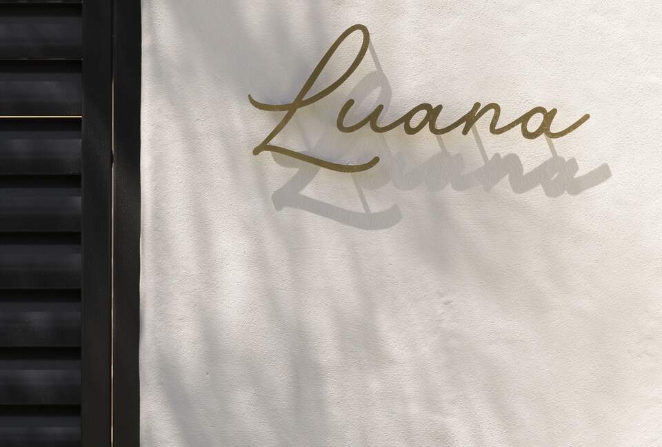 Luana - Burleigh Heads, Australia