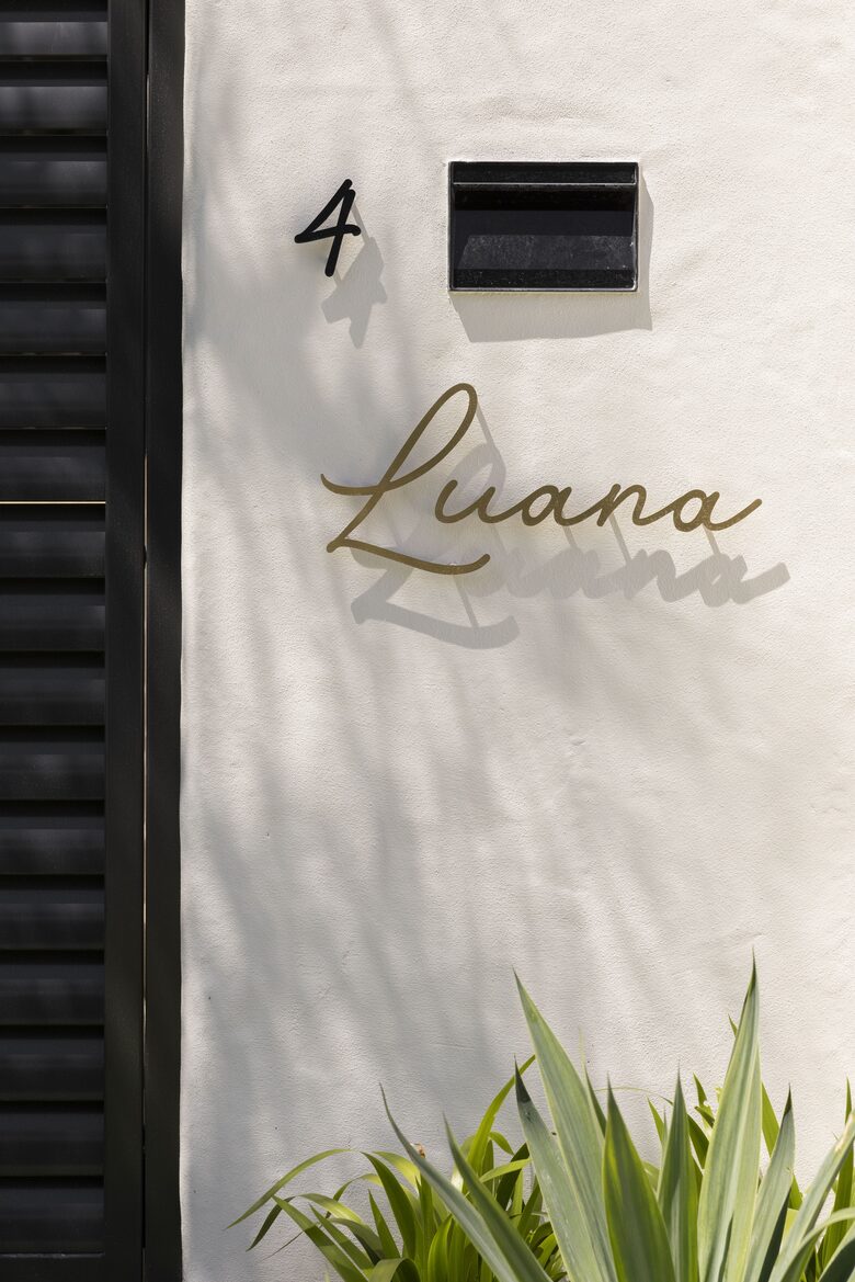 Luana - Burleigh Heads, Australia