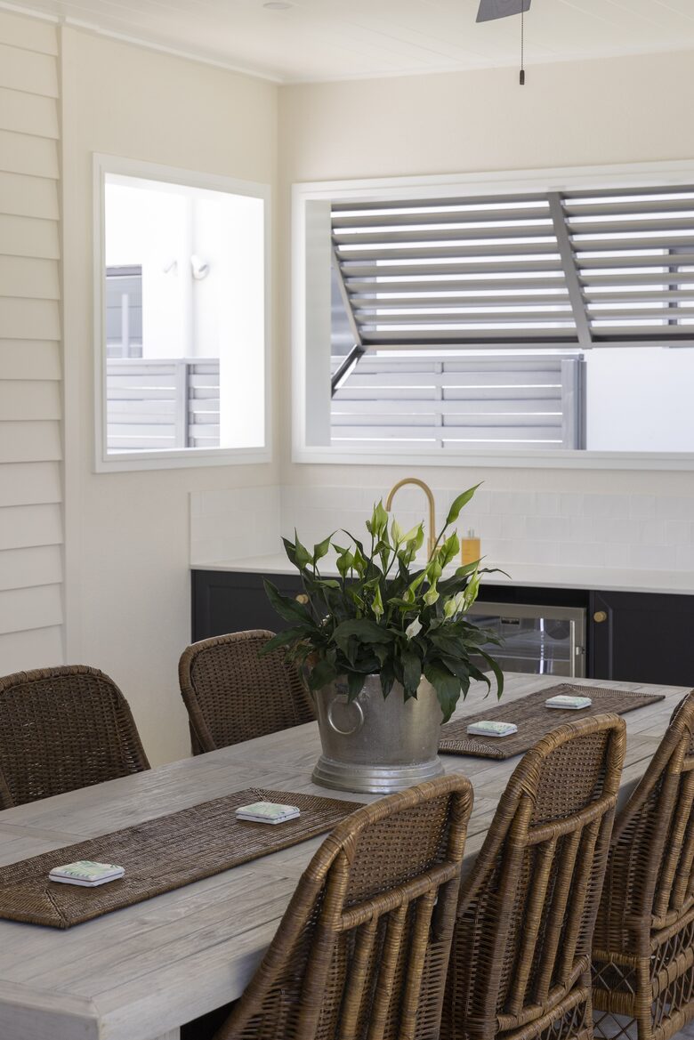 Luana - Burleigh Heads, Australia