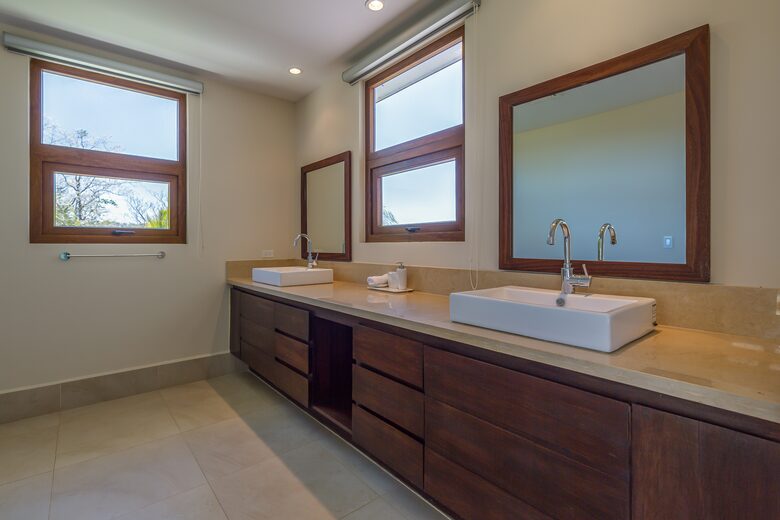 Large Villa with Direct View of World Class Surf at Manzanillo Point - Tola, Nicaragua