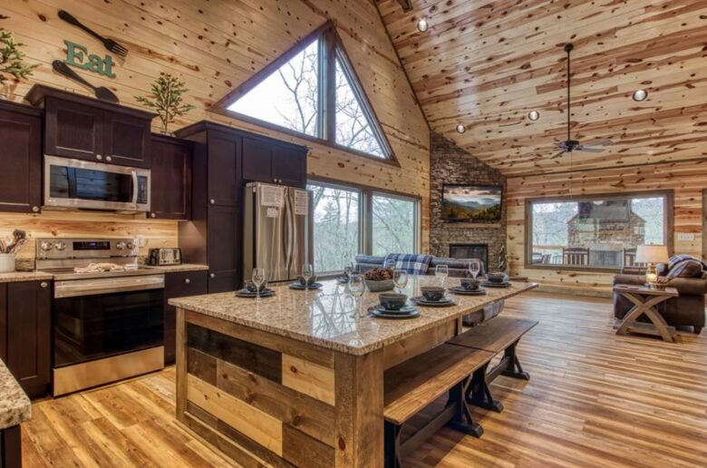 Cozy Bear Luxury Cabin with Indoor Pool! - Sevierville, Tennessee