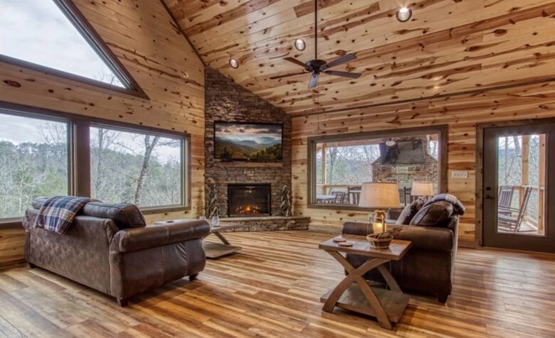 Cozy Bear Luxury Cabin with Indoor Pool! - Sevierville, Tennessee