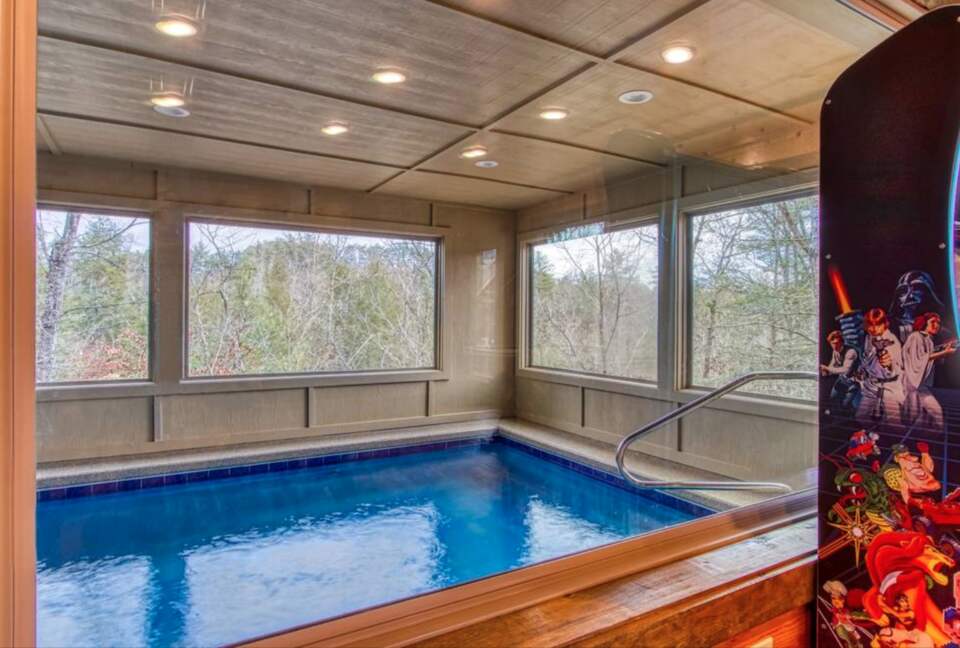 Cozy Bear Luxury Cabin with Indoor Pool! - Sevierville, Tennessee