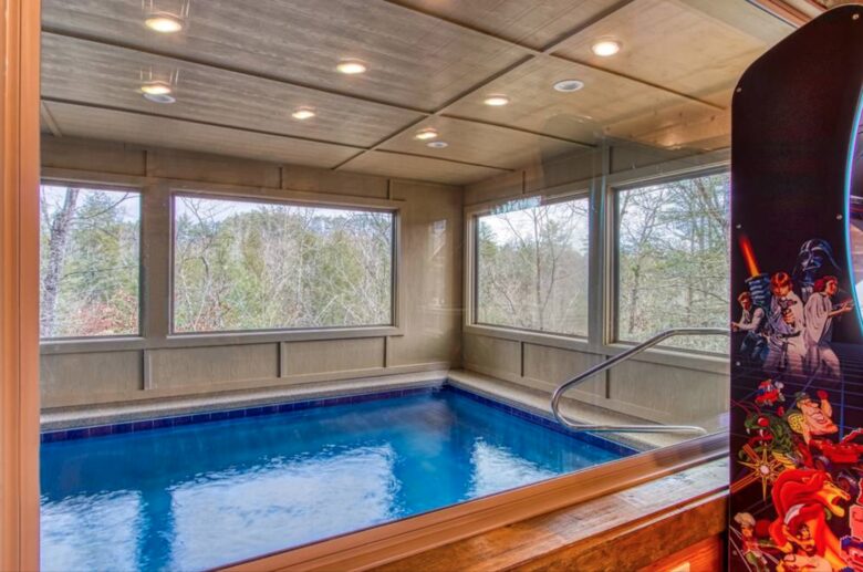 Cozy Bear Luxury Cabin with Indoor Pool! - Sevierville, Tennessee