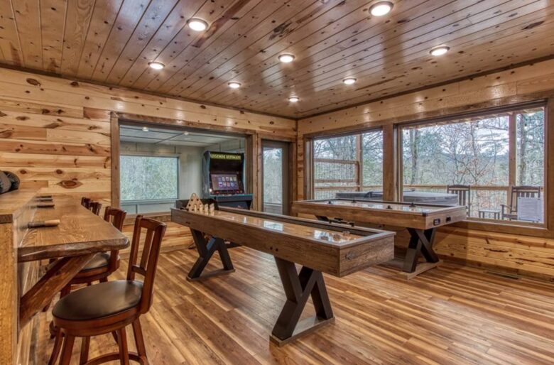 Cozy Bear Luxury Cabin with Indoor Pool! - Sevierville, Tennessee