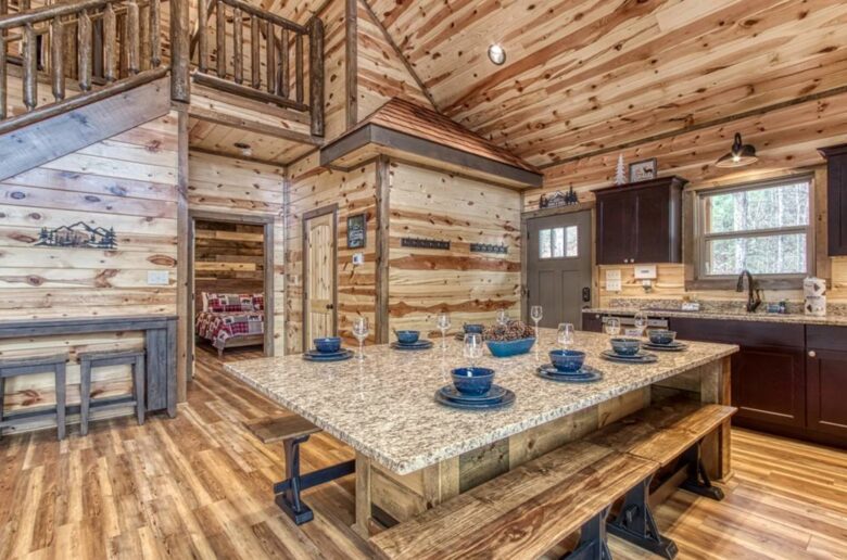 Cozy Bear Luxury Cabin with Indoor Pool! - Sevierville, Tennessee