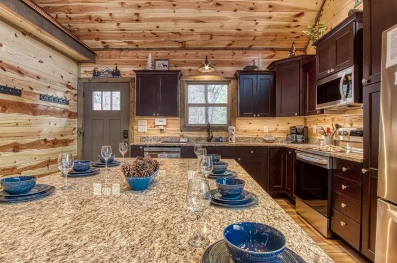 Cozy Bear Luxury Cabin with Indoor Pool! - Sevierville, Tennessee