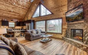 Cozy Bear Luxury Cabin with Indoor Pool! - Sevierville, Tennessee