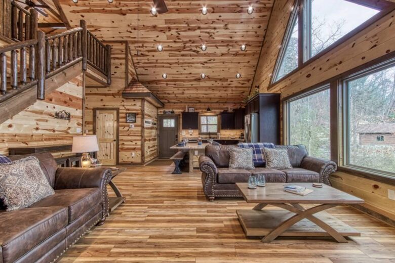 Cozy Bear Luxury Cabin with Indoor Pool! - Sevierville, Tennessee