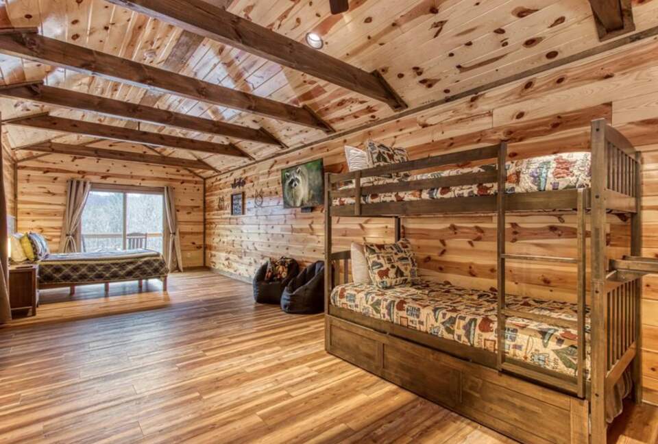 Cozy Bear Luxury Cabin with Indoor Pool! - Sevierville, Tennessee
