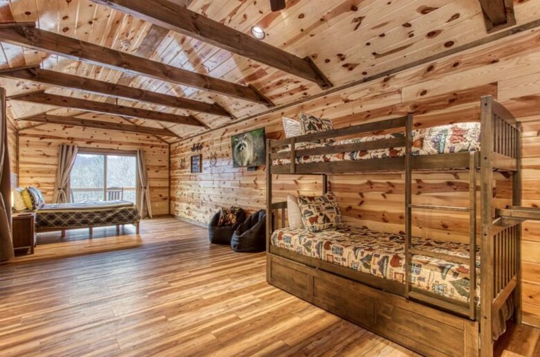 Cozy Bear Luxury Cabin with Indoor Pool! - Sevierville, Tennessee