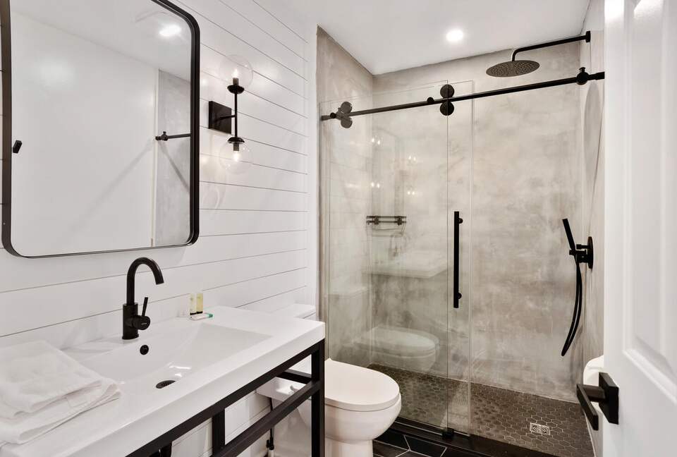 Cedar Cove Retreat | 13 Bedrooms Waterfront Estate with, Pool, Gym, and more - St. Michaels, Maryland