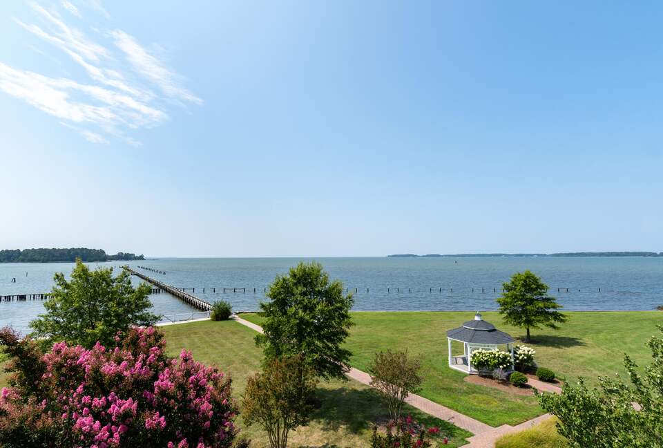 Cedar Cove Retreat | 13 Bedrooms Waterfront Estate with, Pool, Gym, and more - St. Michaels, Maryland