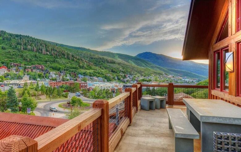 The Perch Park City - Magnificent Old Town Home with Views |Elevator | Hot Tub | Sauna | Game Room | Pinball - Park City, Utah