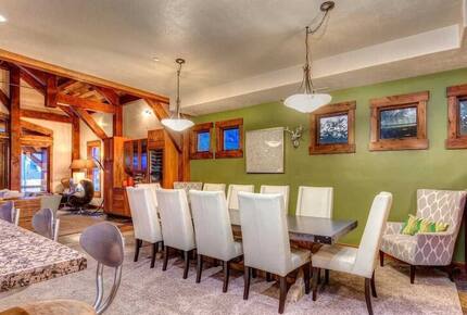 The Perch Park City - Magnificent Old Town Home with Views |Elevator | Hot Tub | Sauna | Game Room | Pinball - Park City, Utah
