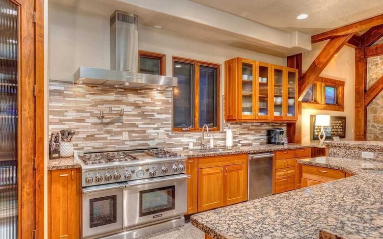 The Perch Park City - Magnificent Old Town Home with Views |Elevator | Hot Tub | Sauna | Game Room | Pinball - Park City, Utah