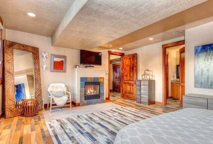 The Perch Park City - Magnificent Old Town Home with Views |Elevator | Hot Tub | Sauna | Game Room | Pinball - Park City, Utah